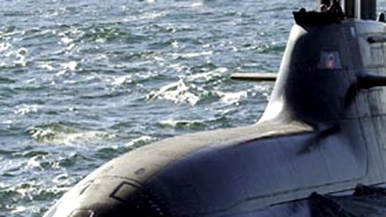 Un submarin rus a atins fundul Oceanului Arctic chiar sub Polul Nord