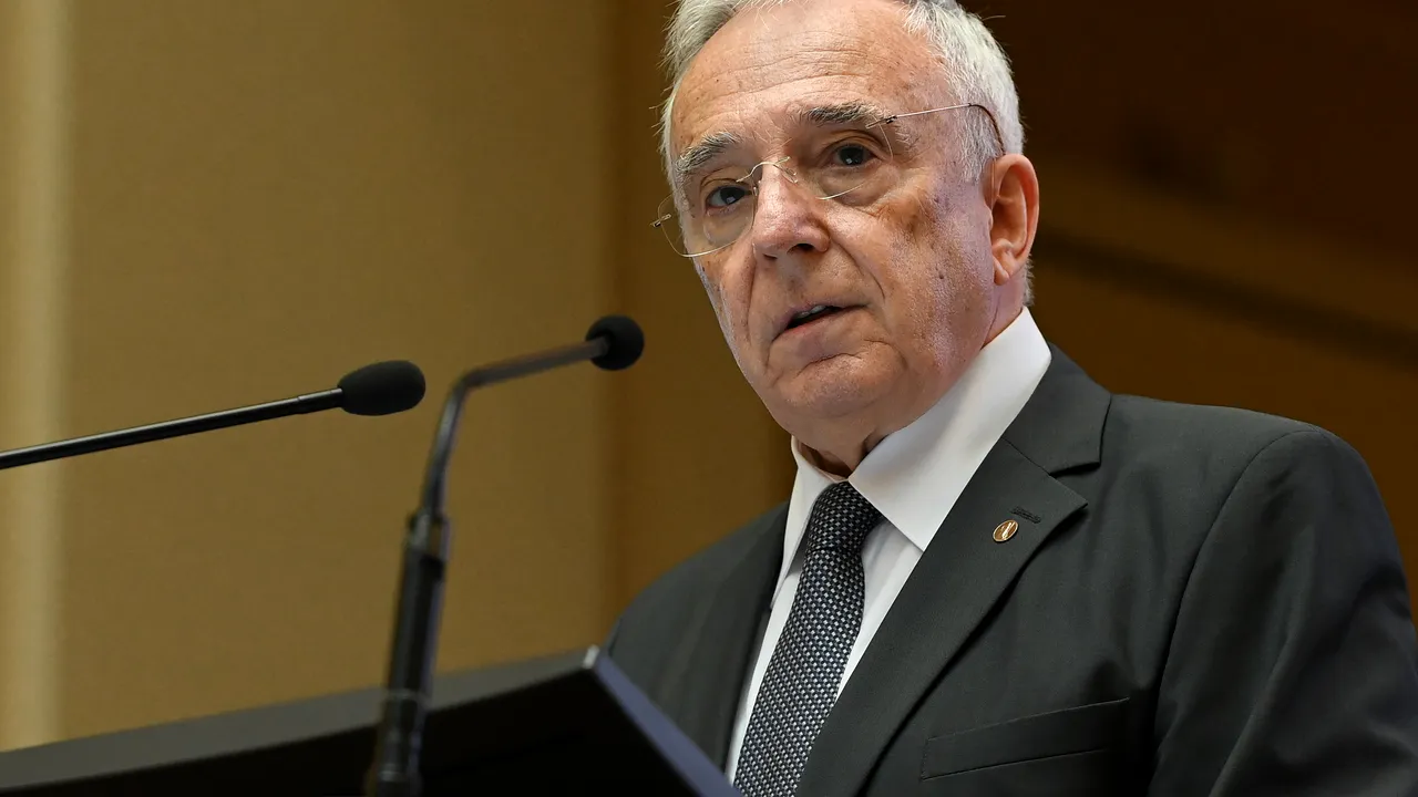 Atribuţiile în noul board al BNR. Isărescu păstrează intervenţiile pe curs şi pe dobânzi