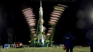 Rusia lansează o rachetă Soiuz cu zeci de sateliţi, inclusiv doi ai Iranului