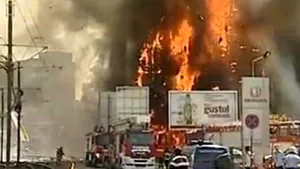 Incendiu puternic la o clădire de birouri din sectorul 6. Imobilul aparţine unui om de afaceri de origine irakiană - VIDEO, FOTO