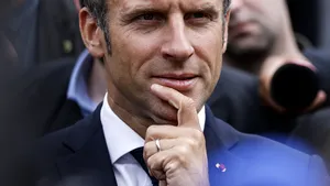 Surse: Macron i-a cerut unui producător francez de arme să crească producţia 