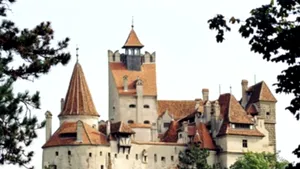 The Guardian: Bucureştiul - un Paris mestecat, apoi scuipat afară de Croydon