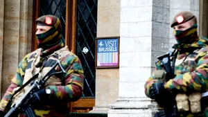 Măsurile de securitate în aeroporturi, gări şi pe liniile de transport în comun pariziene, sporite