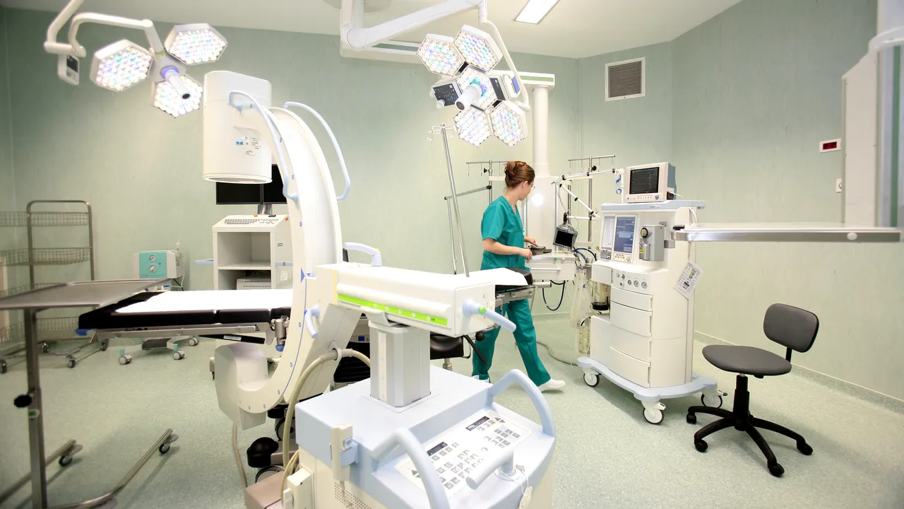 Cinci angajaţi infectaţi ţin în continuare închisă maternitatea din Târgu-Jiu