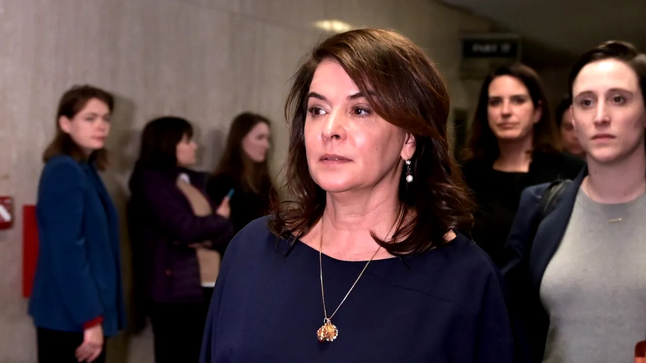 Actriţa Annabella Sciorra a povestit în lacrimi la proces cum a fost violată cu brutalitate de Harvey Weinstein