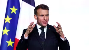 Președintele francez Macron ar putea „restabili contactul” cu Putin în următoarele săptămâni