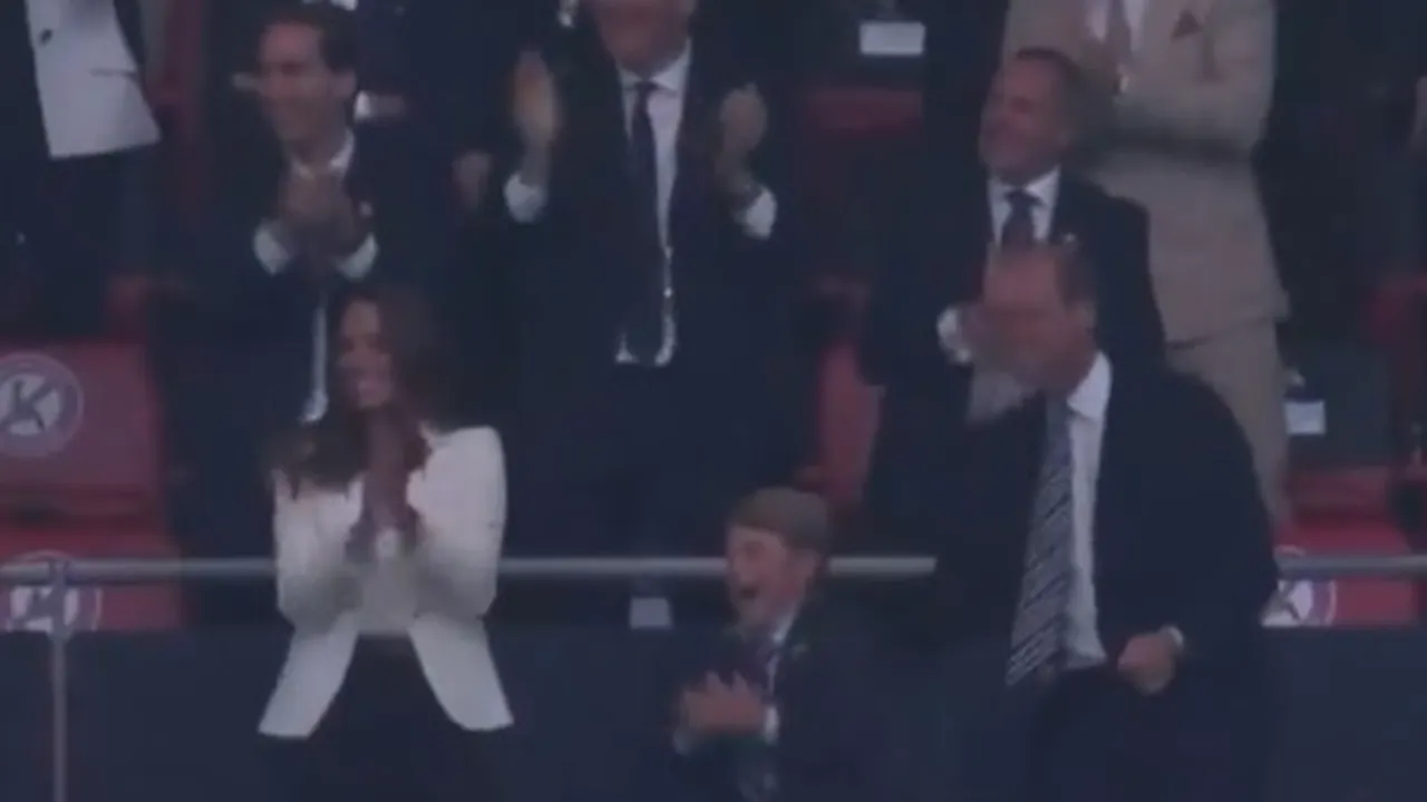 VIDEO Imaginile care au făcut înconjurul lumii. Bucuria prinţului George la golul marcat de Anglia în finala Euro 2020