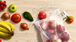 Încă un lanţ de retail din România a introdus în magazine săculeţi reutilizabili pentru fructe şi legume