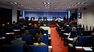 Controverse legate de ipostaze publice indecente cu noul viceprimar al Capitalei/ Tudor Ionescu: Nu vin din zona mondenă, am terminat trei facultăţi