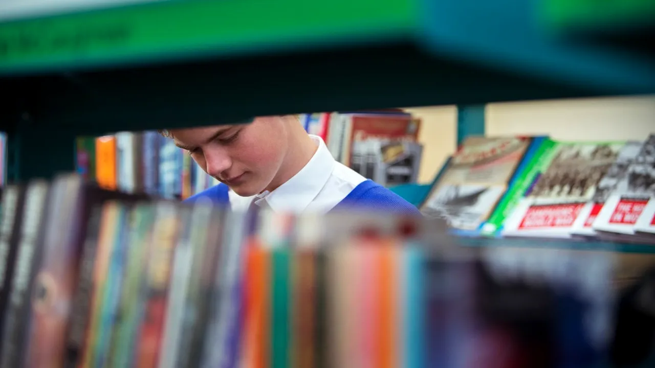 Studiu: Numărul bibliotecilor şcolare a scăzut cu 500, în ultimii doi ani