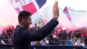 VIDEO Messi, întâmpinat cu entuziasm de fanii parizieni. Mii de ultraşi au scandat „Bienvenue Messi” 