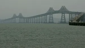 Sute de incendii afectează în continuare nordul şi centrul Californiei