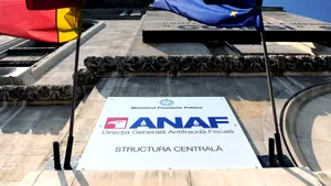 Românii care pleacă din ţară riscă amenzi între 50 şi 100 de lei dacă nu anunţă ANAF-ul