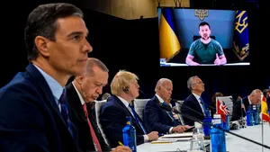 Zelenski cere admiterea Ucrainei în NATO sau integrarea în arhitectura de securitate occidentală