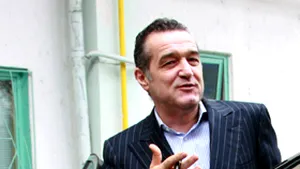 Gigi Becali s-a dus la Buzău pentru a-i motiva pe jucătorii stelişti de la Gloria