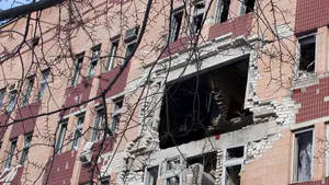 Mai multe etaje s-au prăbuşit într-un spital din Ucraina în urma unei explozii - GALERIE FOTO