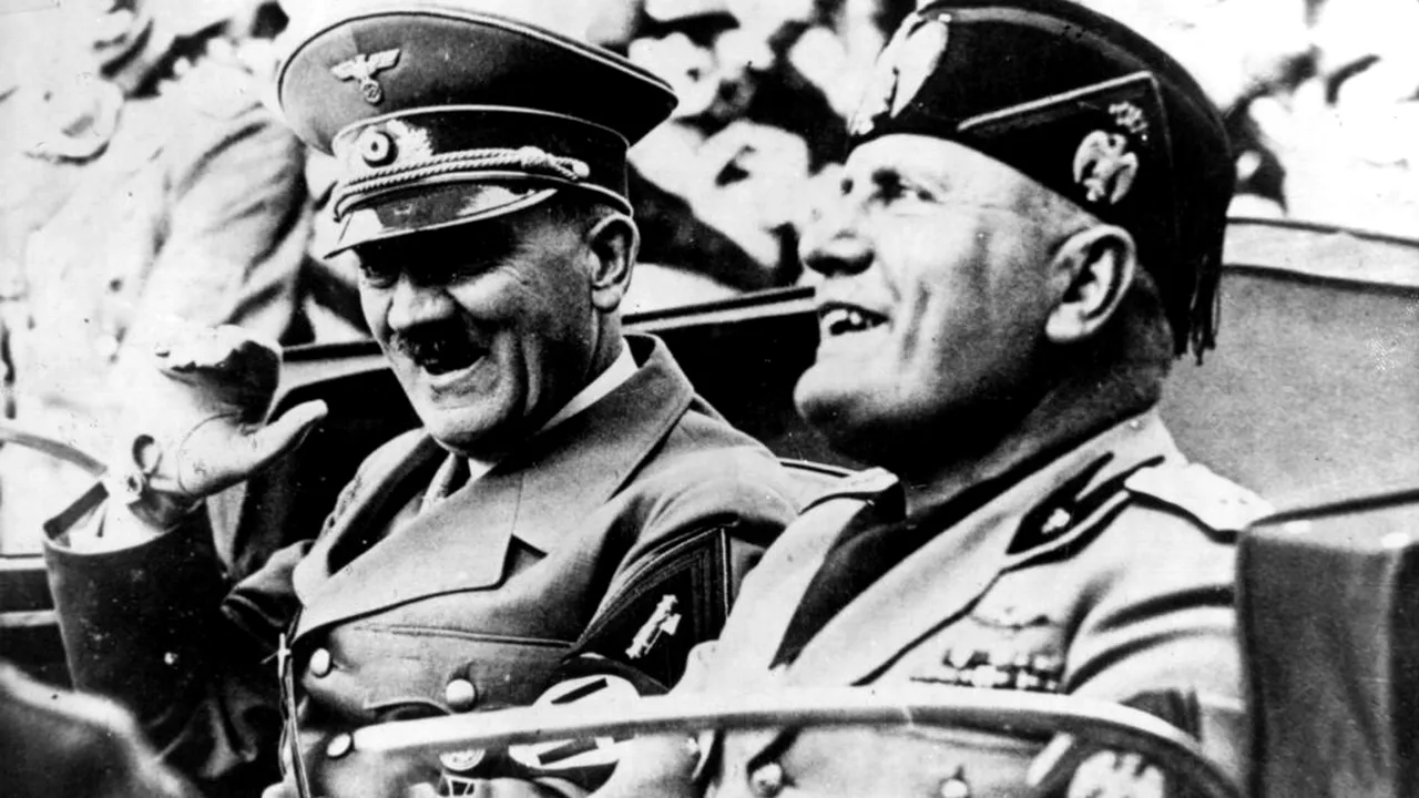 File scrise de Mussolini pentru întâlnirea cu Hitler din 1944, confiscate de carabinieri de la o casă de licitaţii