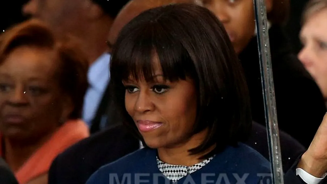 Michelle Obama, criticată pentru noua coafură. Cine a comparat-o cu o prezentatoare de ştiri