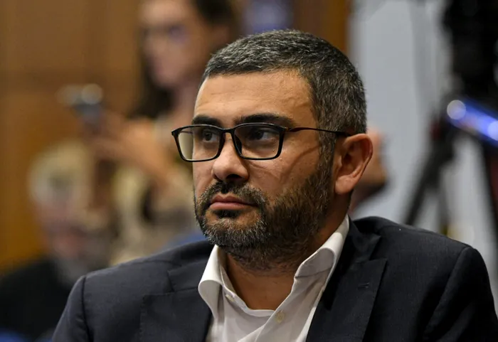 POLITIC Florin Manole, după informațiile privind deplasarea la Mykonos cu un avion privat: Delegaţia economică a fost organizată de Camera de Comerţ şi Industrie a României, care a acoperit şi costurile