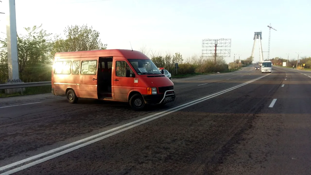 VIDEO Un bărbat a fost bătut de şoferul unui microbuz care efectua curse Brăneşti-Bucureşti