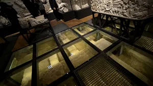 FOTO Doi adolescenţi, salvaţi după ce s-au rătăcit vreme de trei zile în catacombele pariziene