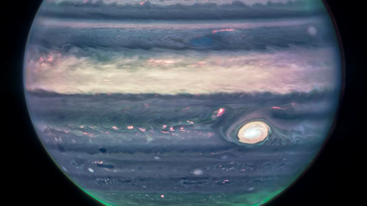 NASA a lansat nava spre luna lui Jupiter, Europa, pentru a vedea dacă poate găzdui viaţă