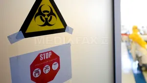 Măsuri de precauţie pentru eventuale cazuri de Ebola. Cum arată salonul pregătit pentru tratarea posibililor pacienţi - FOTO