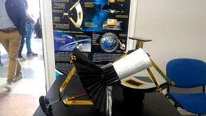 FOTO/VIDEO Tun spaţial cu lumină ce topeşte asteroizii la coliziunea cu Pământul, la Salonul de Inventică din Cluj-Napoca