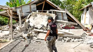 Indonezia / cutremur în Java: cel puţin 44 de morţi

