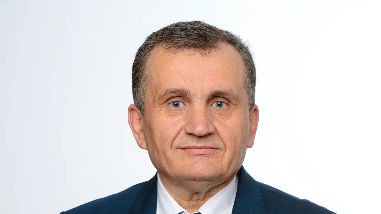 Avram Fiţiu (AUR): 