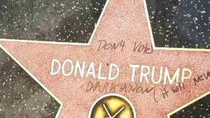 Steaua lui Donald Trump de pe Walk of Fame, vandalizată din nou