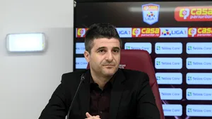 Preşedintele FC Rapid, Daniel Nicolae, ridicat de mascaţi. Poliţiştii au pus în aplicare 19 mandate de percheziţie domiciliară şi 28 de mandate de aducere