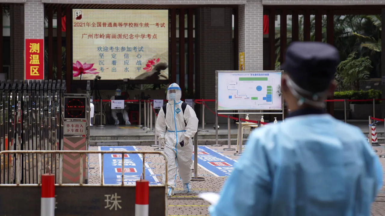 China raportează cele mai multe cazuri noi zilnice COVID din februarie 2020 