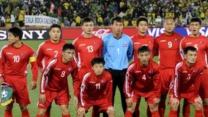 Selecţionerul echipei de fotbal a Coreii de Nord, trimis la muncă silnică, lotul umilit la Phenian