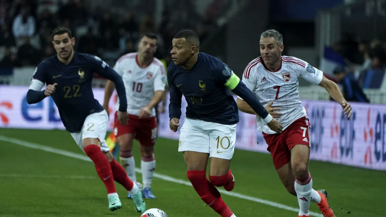 Franţa înregistrează un record istoric la fotbal. Mbappé a marcat un hat-trick