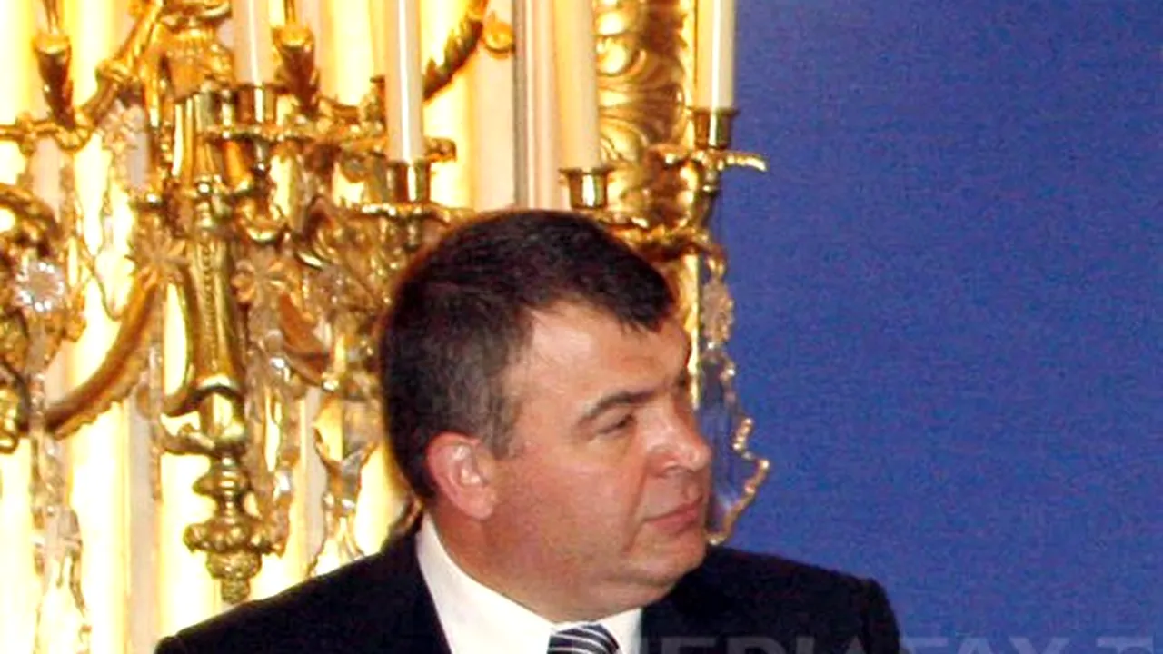 Fostul ministru rus al Apărării nu a scos un cuvânt în faţa anchetatorilor
