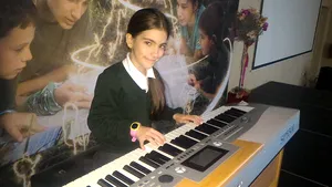 VIDEO FOTO Fetiţa FENOMEN: Katia Cărbune, pianista de doar 10 ani din Cluj, care a compus o piesă pe care a înscris-o la Uniunea Compozitorilor