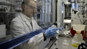 Şi ruşii au intrat în cursa pentru un vaccin anti-Covid-19. Au importat de la americani tulpini de coronavirus