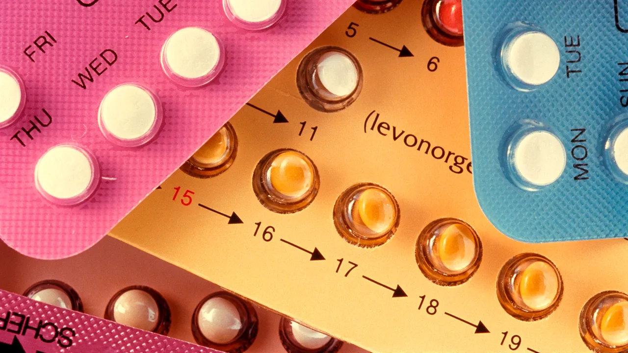Pilula contraceptivă face 60 de ani. Şi nu e numai pentru femei! 