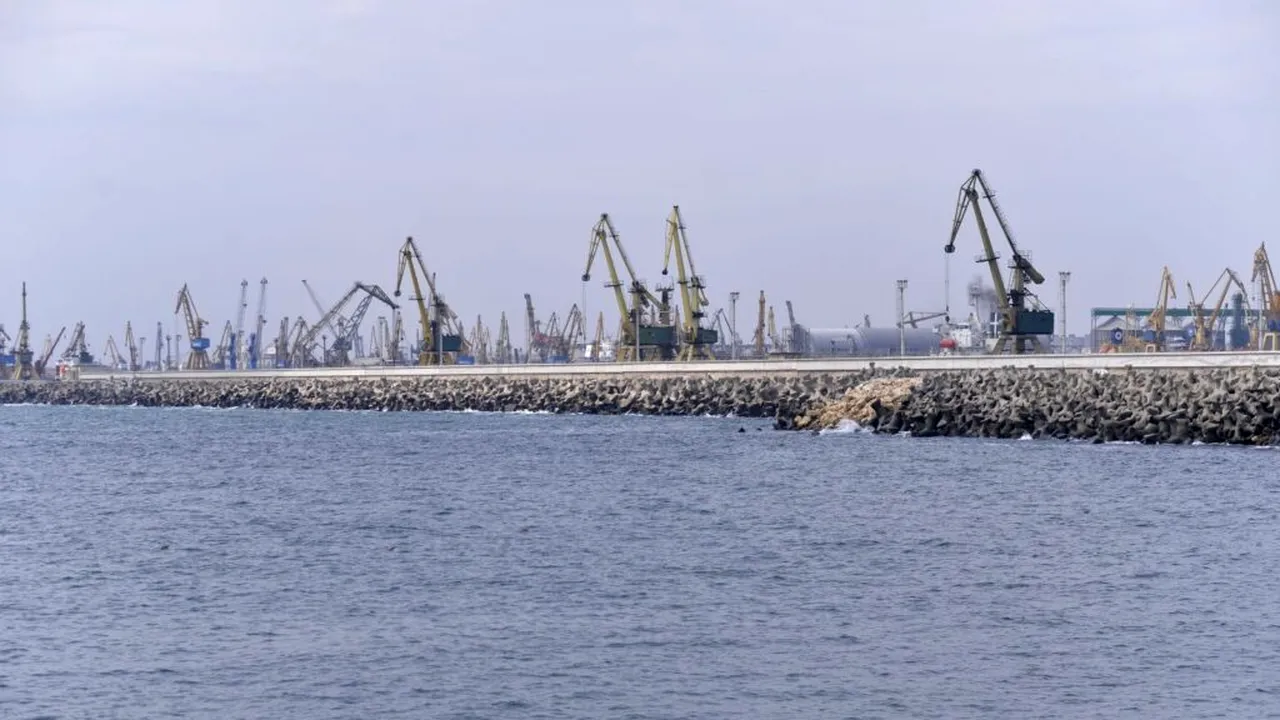 Miruță vrea să elimine „mica înțelegere” din Portul Constanța. Transporturile de cereale vor fi programate în funcție de nave