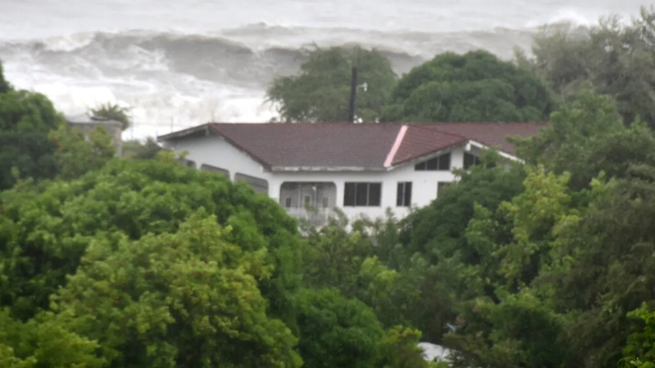 Echipe de ajutor intervin în Jamaica după uraganul Melissa, care a lăsat în urmă cel puțin 19 morți