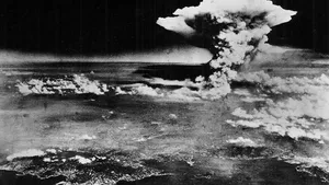 6 august 1945: Statele Unite bombardează Hiroshima cu bomba atomică 