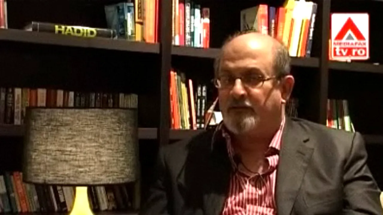 INTERVIU - Salman Rushdie: Scrisul este răspunsul la ceea ce se întâmplă în jurul meu, în lume