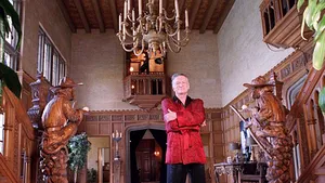 Conacul Playboy a lui Hugh Hefner are un nou proprietar