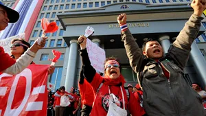 Curtea Constituţională thailandeză dizolvă partidul aflat la putere