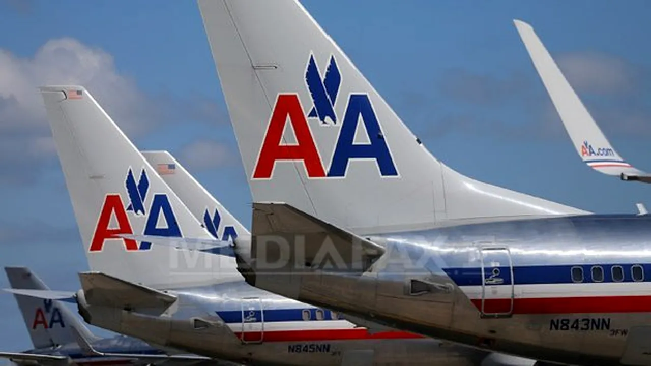 Pasageri şi membri ai echipajului unui avion American Airlines, răniţi în urma unor turbulenţe - VIDEO