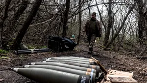Ucrainenii au respins zeci de atacuri ale ruşilor în estul ţării