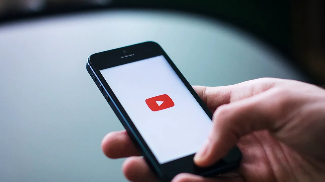 Decizie mult aşteptată de criticii platformei Youtube: Compania promite să elimine conţinutul violent