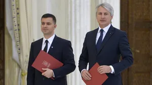 Teodorovici şi Nica au depus jurământul de învestitură, la Ministerul Finanţelor, respectiv Ministerul Fondurilor Europene. MESAJUL lui Iohannis - FOTO