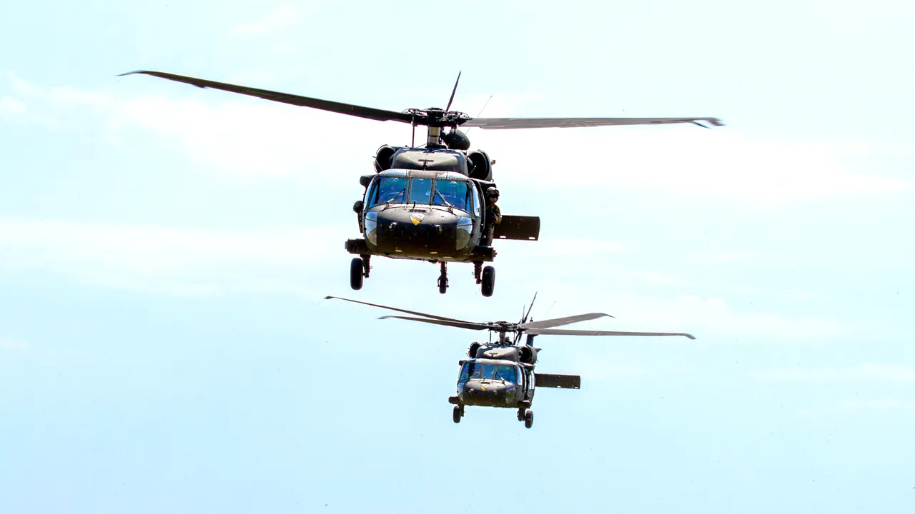 Primul test cu elicopterul Black Hawk pentru situaţii de urgenţă, în prezenţa şefilor IGAV şi DSU